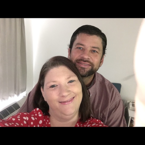 Meet your Posher, Amanda - Picture 1 of 1